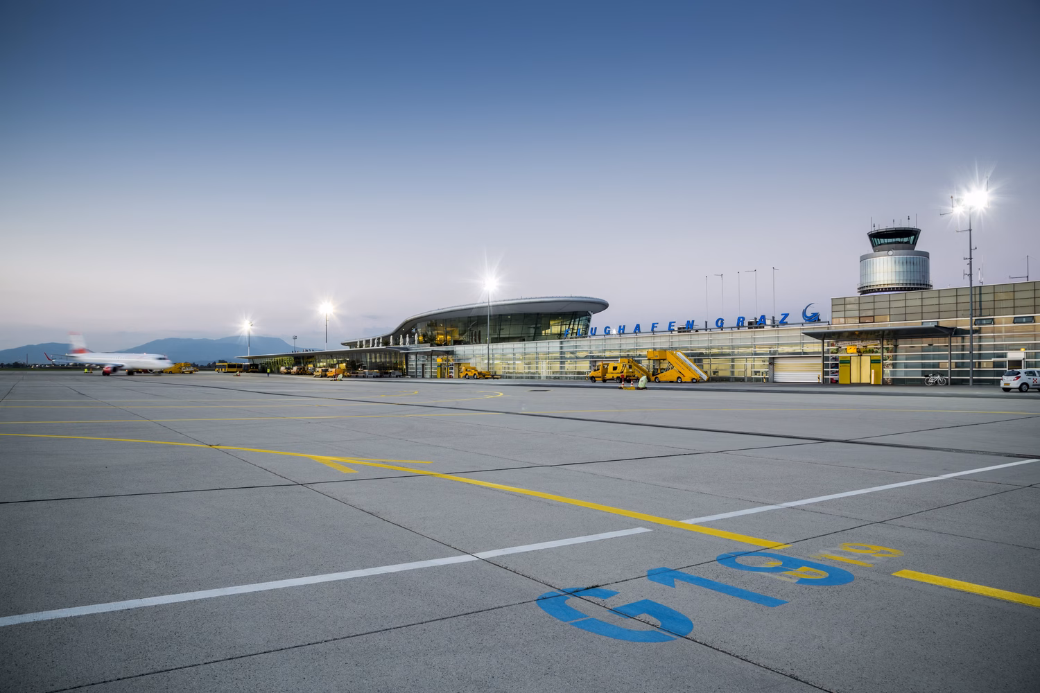 Graz Airport in the evening | (c) Graz Airport / wolfganghummer.com Graz Airport in the evening | (c) Graz Airport / wolfganghummer.com
