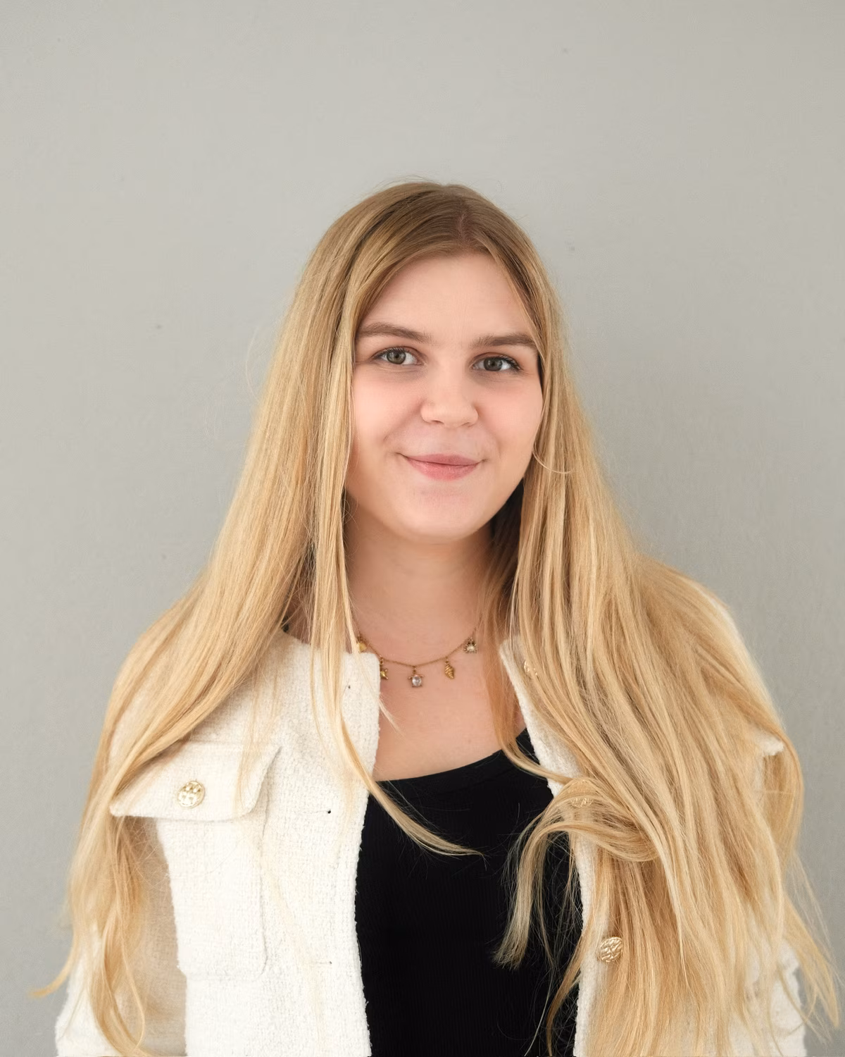 Portrait photo of Sophie Fleck